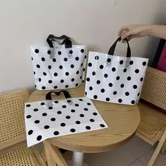 Bolsa con manija "Lunares". Varias medidas. Precio por unidad. en internet