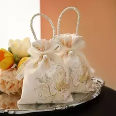 Bolsa de tela de saten. Varios colores disponibles. Precio por unidad. en internet