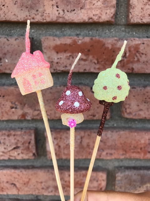 Velas casa, arbol y honguito