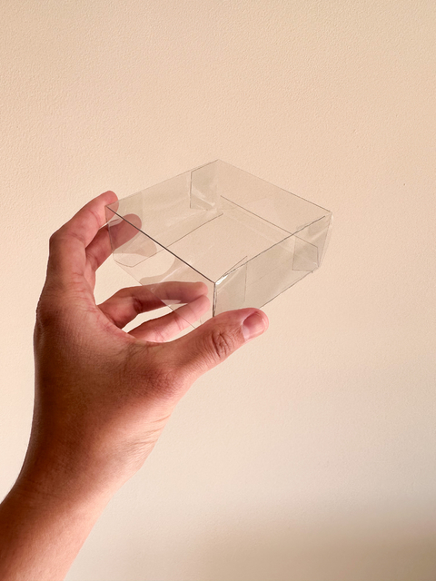 Caja acetato de 9x9x4 cms. Precio por unidad.