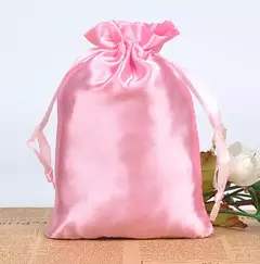 Bolsas de tela de saten. Varios colores y tamaños. Precio por unidad.