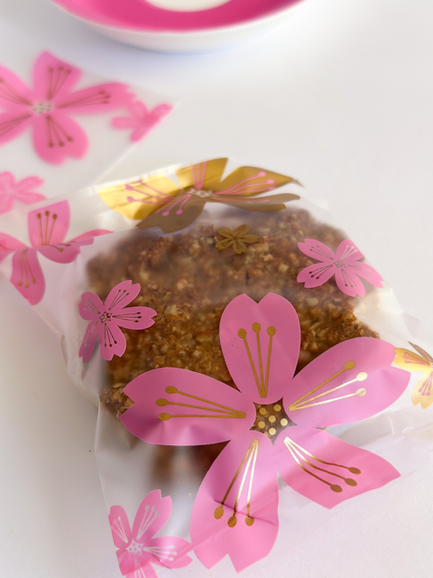 Envoltorio "Flores 3" 10x13,5cms. Pack por 10 unidades.