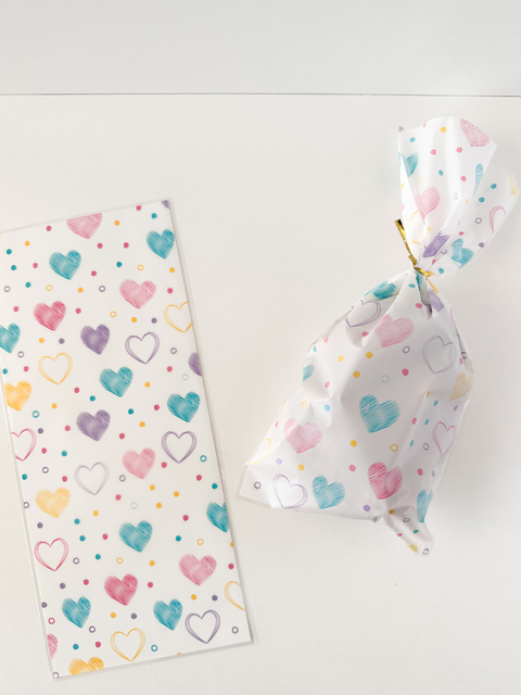 Bolsas con corazones 12,5x27,5cms. Pack por 10 unidades.