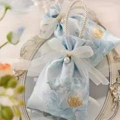 Bolsa de tela de saten. Varios colores disponibles. Precio por unidad. en internet