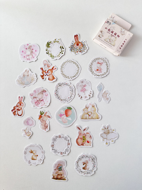 Pack con 46 stickers conejitos