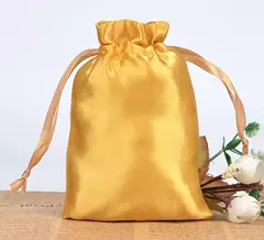 Imagen de Bolsas de tela de saten. Varios colores y tamaños. Precio por unidad.