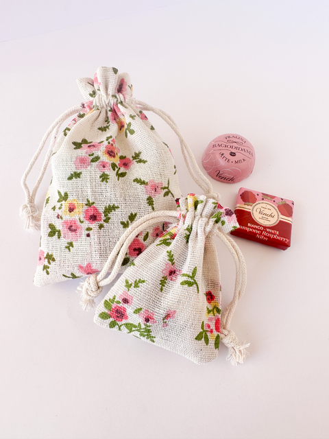 Bolsa arpillera floral. Precio por unidad.