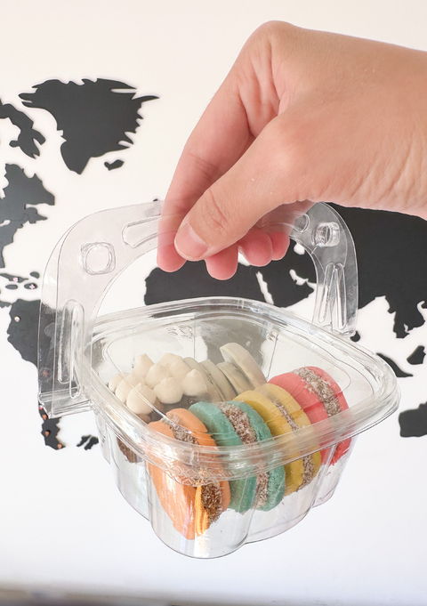 Envase valijita pet con manija + cuchara. Precio por unidad.