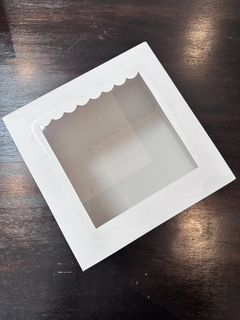 Caja cuadrada con visor 20x20x10 cms. Precio por unidad. - comprar online