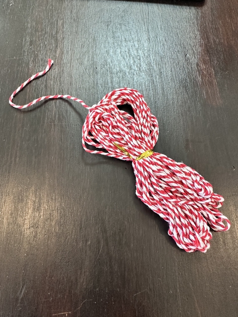 Hilo bicolor rojo y blanco 9 mts