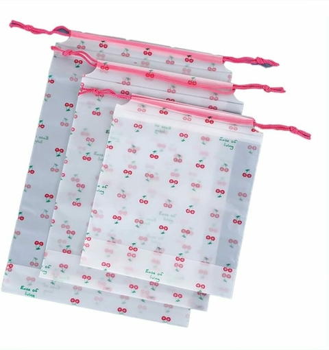 Bolsa para ropa cerezas. Cierre con cordón. 3 tamaños disponibles. Precio por unidad. - comprar online