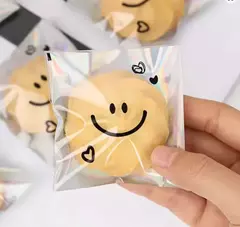 Bolsa opp holográfica "carita feliz" 7x7cms. Pack por 10 unidades. - comprar online