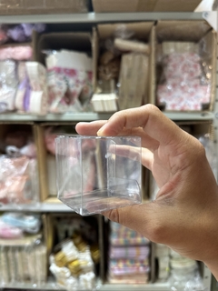 Caja cubo acetato de 5×5×5 cms. Precio por unidad.