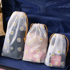 Bolsa para ropa margaritas. Cierre con cordón. 3 tamaños disponibles. Precio por unidad. - tienda online