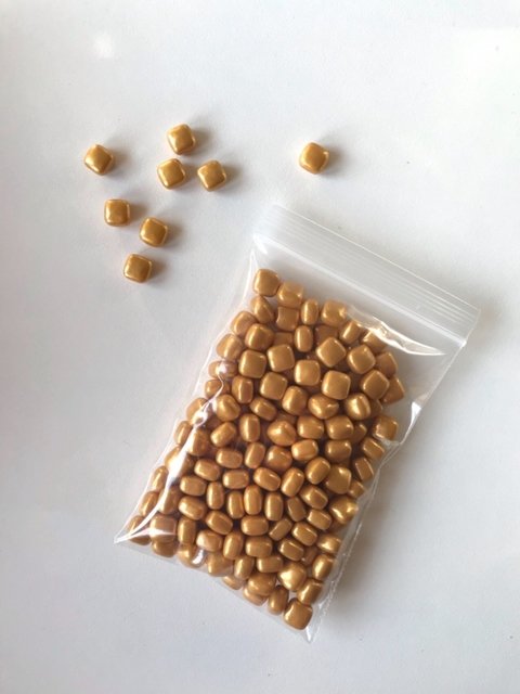 Sprinkles cuadrados dorados