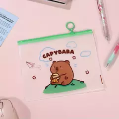 Bolsa estuche de PVC. Diseño capibara. Precio por unidad. - comprar online