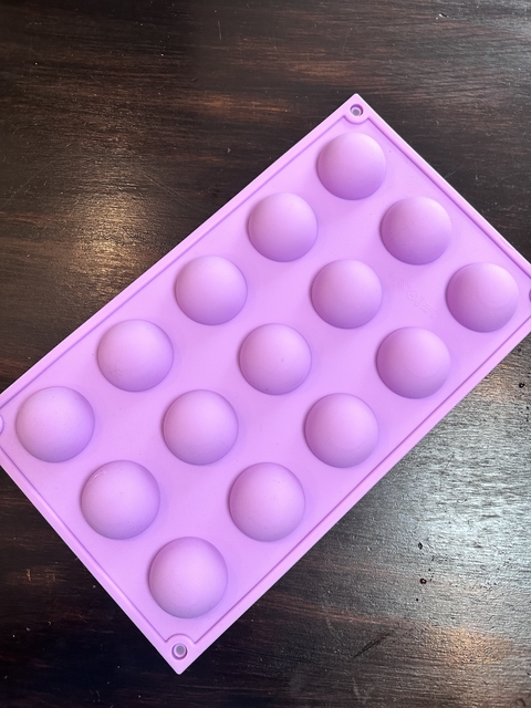 Molde de silicona media esfera de 3,7 cms.