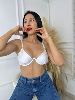 CROPTOP LOLITA en internet