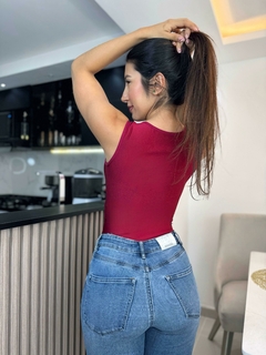 BODY LIA