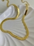 Choker laminada dourada