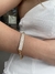 Pulseira Barbie dourada na internet
