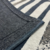 Alfombra Decorativa Lineas - Blanco/Azul - Yakarplas Hogar