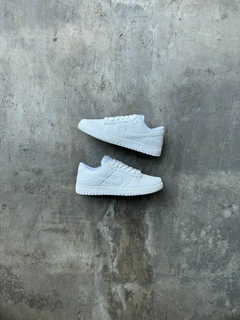 Nike Dunk Low - Triple White en internet