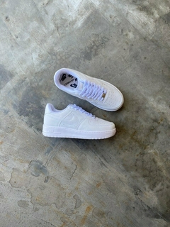 Nike Air Force 1 Low - Triple White - Sneax
