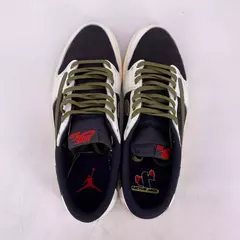 NIKE AIR JORDAN 1 X TRAVIS SCOTT OLIVE (G5) en internet