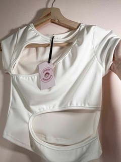 Cut-Out Glam Top en internet