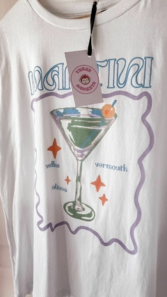 Martini Vibes Tee en internet