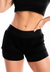 Short corrida preta com tela, ideal para moda fitness, com cintura alta e acabamento confortável.