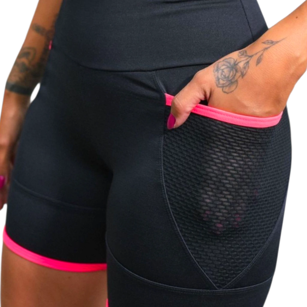 Shorts Com Bolso Lateral