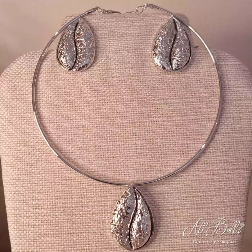 Coleção Sempre Bella: Conjunto Chocker Gota Organica e Brincos Prata