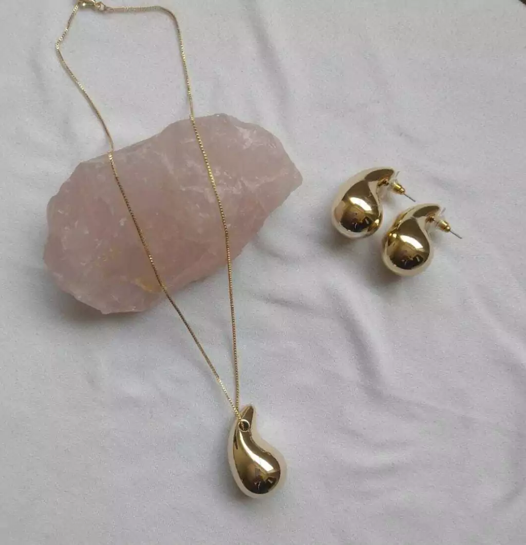 Coleção Sempre Bella: Colar Gota com Brincos Gota Dourado