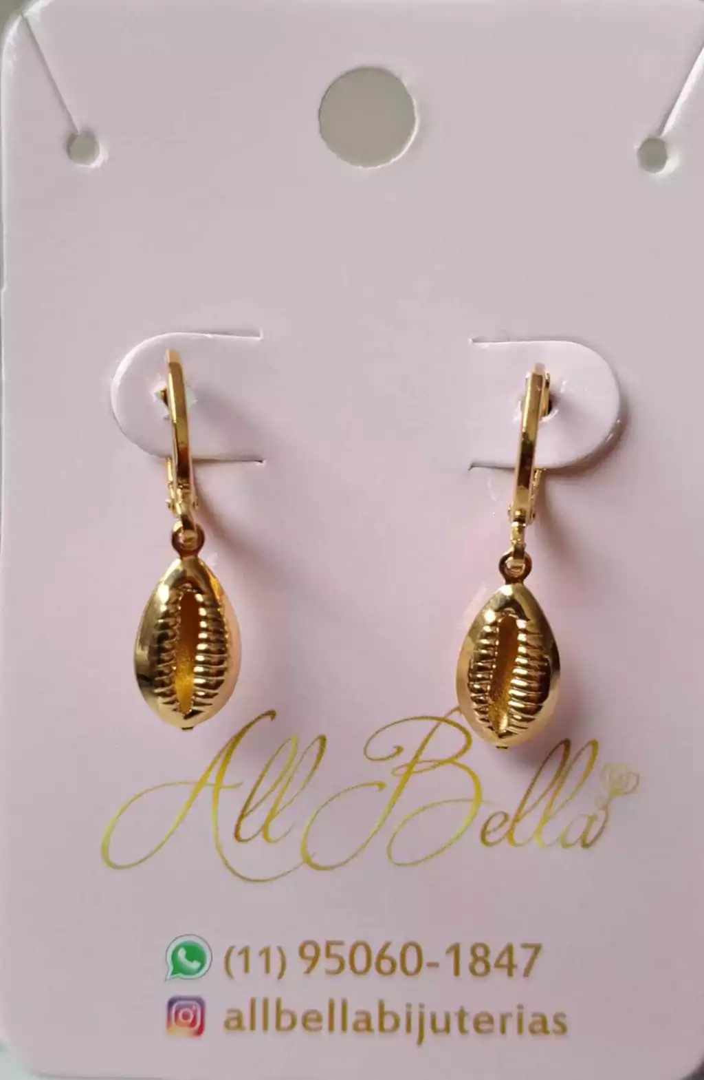 Coleção Sereias do Mar: Brinco Clic Dourado com Búzios Pendurado