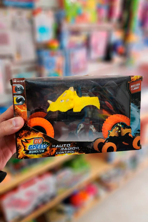 Auto a Control Remoto Go Speed Monster Dinosaurio RC con Ruedas Todo Terreno