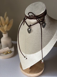 COLLAR DE GAMUZA BOHO THREE CACAO en internet