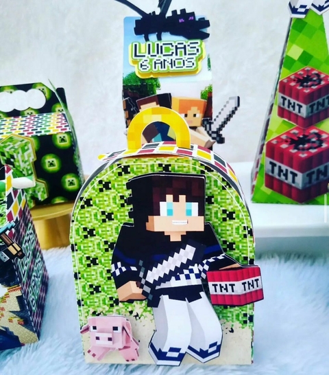 Transforme qualquer celebração em um momento ainda mais especial com o Kit Papelaria Personalizada Clássica para Festa – 56 Peças! Esse conjunto exclusivo foi criado para agregar charme e sofisticação, um detalhe encantador para eventos especiais.

