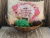 Cesta de Maracujá Dia das Mães: Sabonete Artesanal Natural + Óleo Trifásico + Almofada Personalizada + Buquê de Lírios - Ateliê Schwab