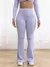 Calça Flare Modeladora Cintura Alta Clara na internet