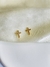 Brinco Cruz Dourado com Zircônias