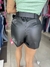 Shorts courino c/ cinto na internet