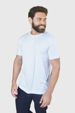 Camiseta antidor masculina branca, modelo ajustado