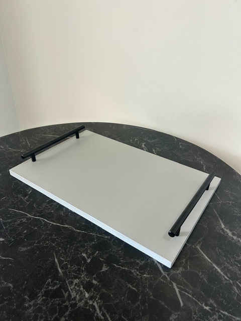 BANDEJA EM MDF CINZA