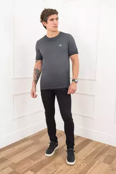 Camiseta Mc Calvin Klein Jeans Logo Peito - comprar online