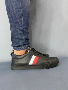 Imagem do TENIS TOMMY HILFIGER DINO COURO FAIXA LATERAL BRANCO