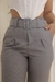 Calça Risca de Giz com Cinto na internet