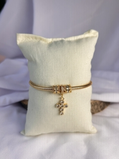 Pulsera charm cruz ✨ - comprar online
