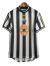 Camisa Newcastle United I Retrô 95/97 - Adidas Masculina - Branca com listras pretas e detalhes em amarelo